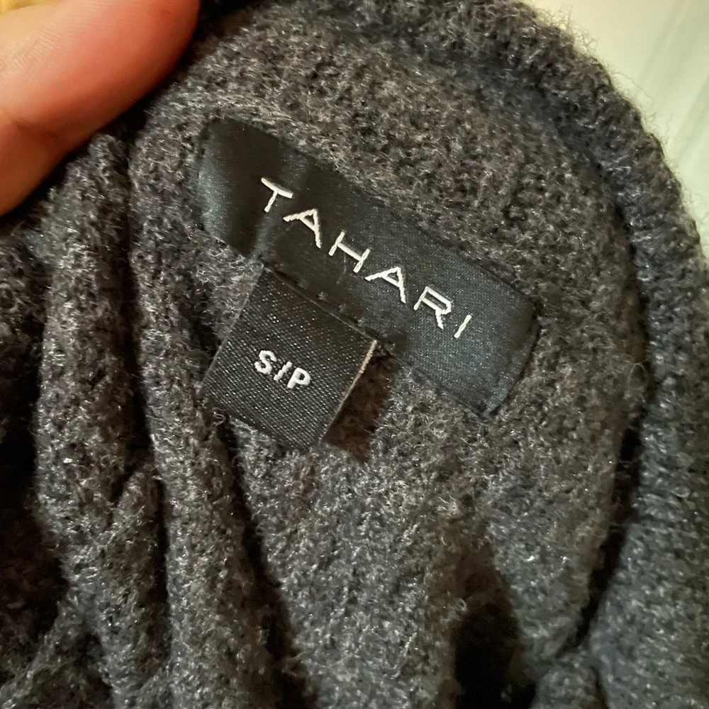 🔊 Tahari | Dark Grey Merino Wool Blend Cowl Neck - Picture 3 of 3